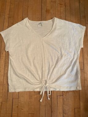 Mudd Cream V-Neck Tie-Front Crop Top